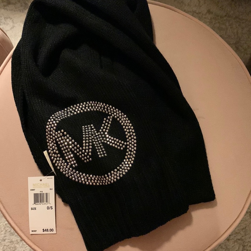 NWT MICHAEL KORS BLACK STUDDED SCARF